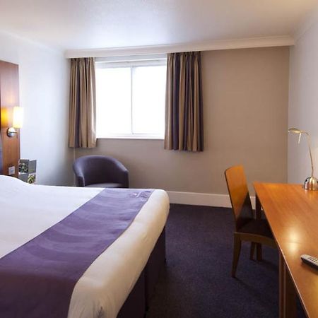 Premier Inn Tonbridge Exterior foto