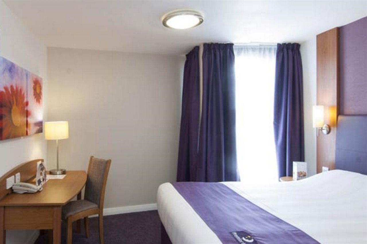 Premier Inn Tonbridge Exterior foto
